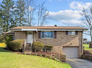 429 Sharon Rd, Coraopolis, PA 15108