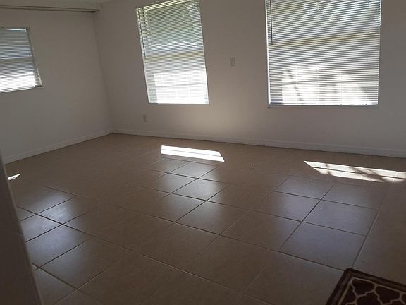 3rd image of 2120 E Gardenia Cir