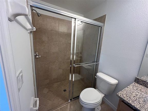 4th image of 18 Emerald Ln #B