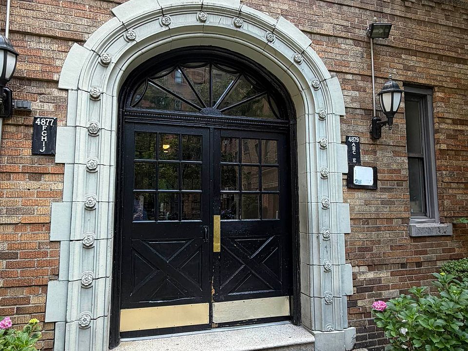 1st image of 4879 Broadway APT 3A