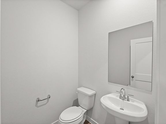 4th image of 752 Westpointe Dr