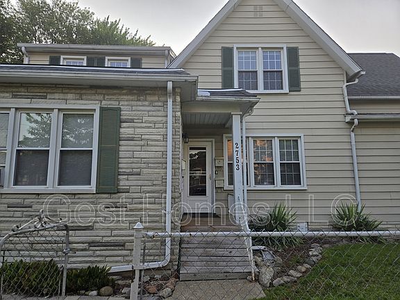 4th image of 364 Chestnut St