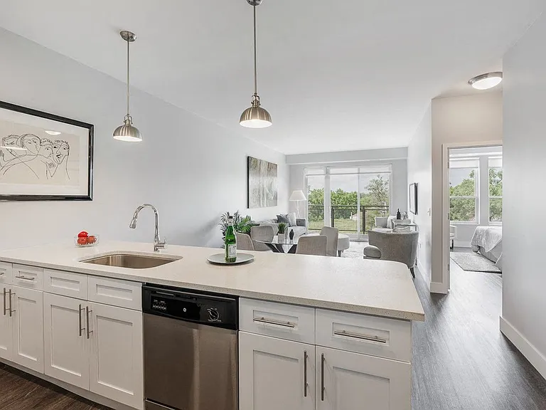 HIGHPOINT Barrington — Photo 12