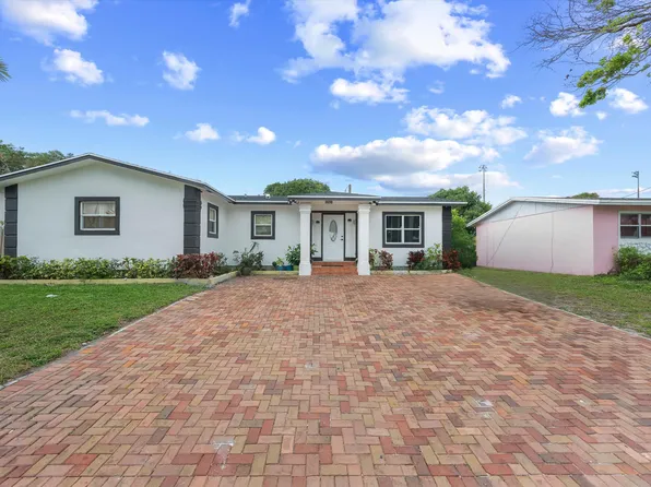 3690 Kewanee Road, Lake Worth, FL 33462