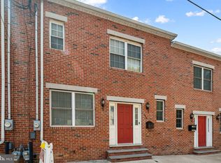 656 N 8th St, Philadelphia, PA 19123