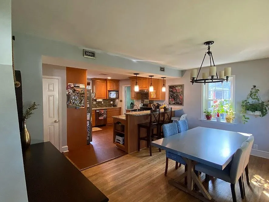 3 bed, 1.5 bath, 1360 sqft, $3,200 — Photo 4