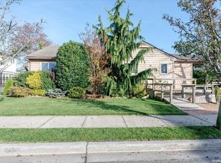 84 Curley St, Long Beach, NY 11561