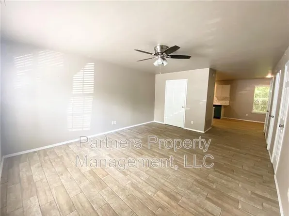 1530 N Addington Ave, Fayetteville, AR 72703
