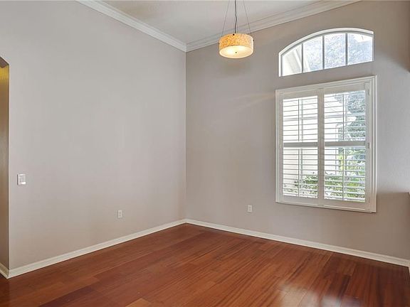 4th image of 5808 Jefferson Park Dr