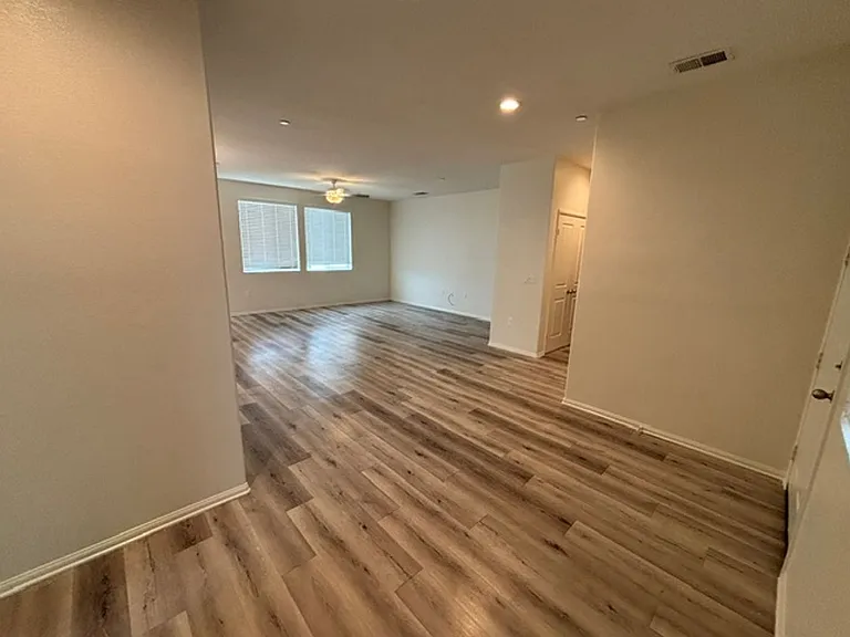 210 Monterey St — Photo 4