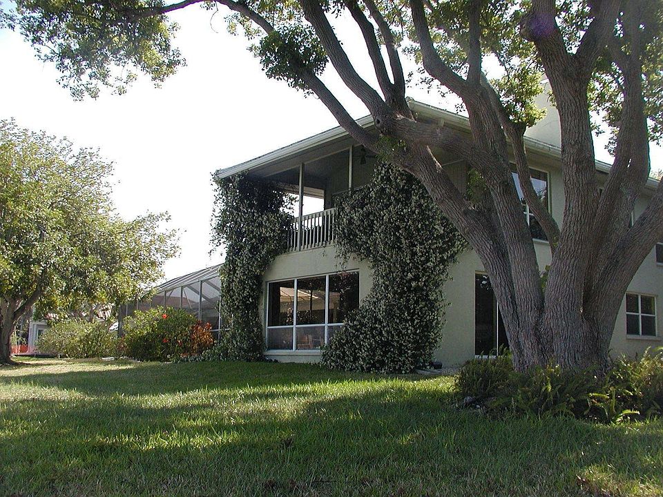 Large backyard showing 2nd story on East end