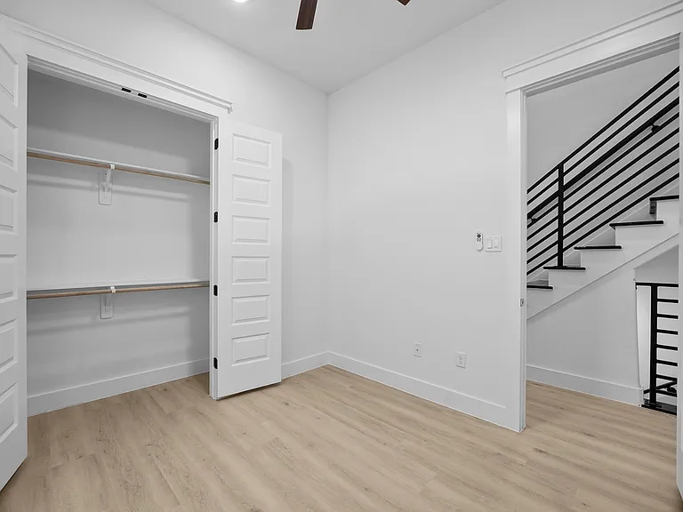 821 N Loop Fwy #821B — Photo 17