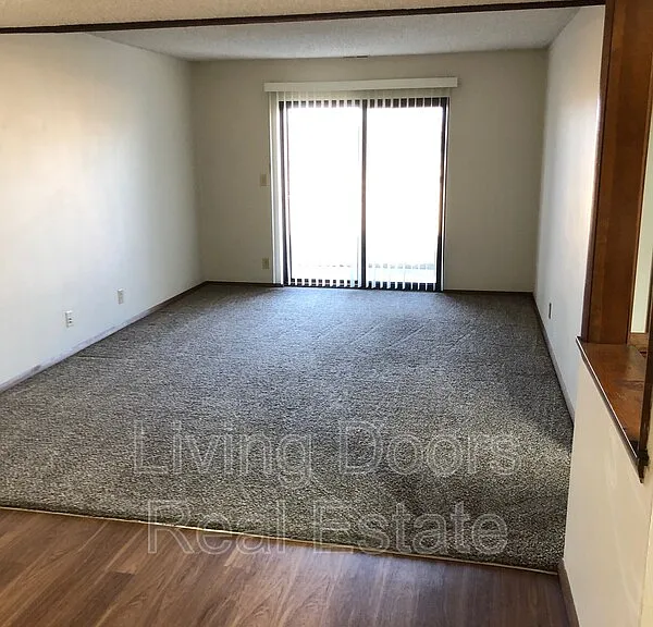1935 N Lincoln Ave #104 — Photo 5