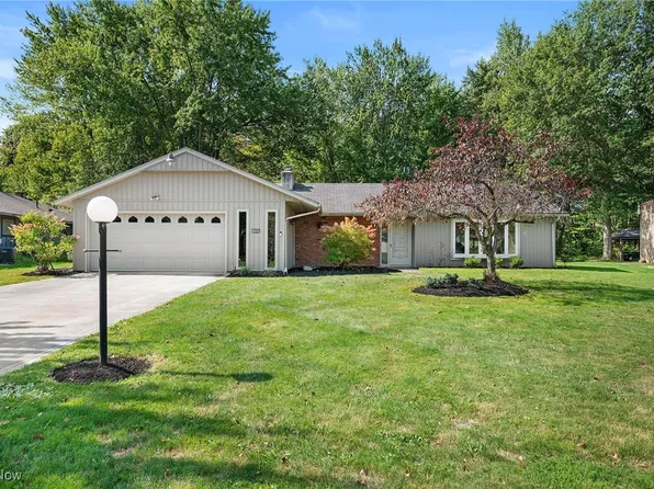 4988 Leafy Mill Ln, North Ridgeville, OH 44039