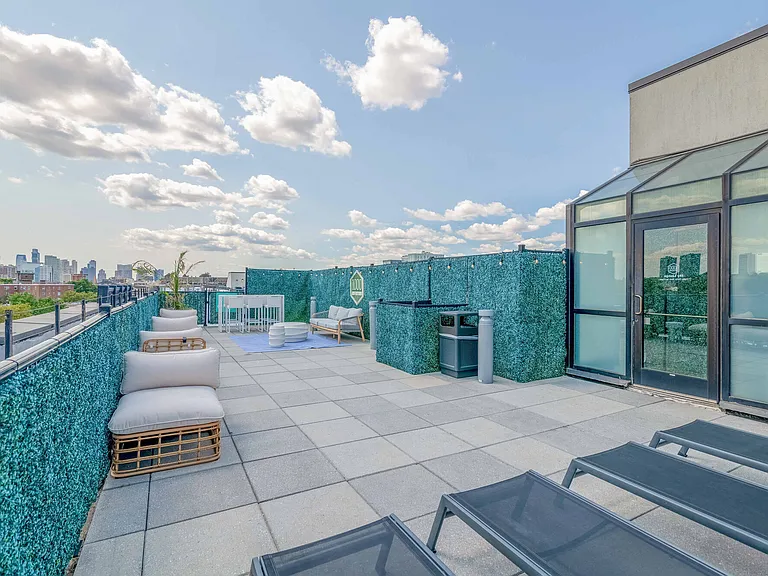 1000 Jefferson Street Apartments — Photo 26