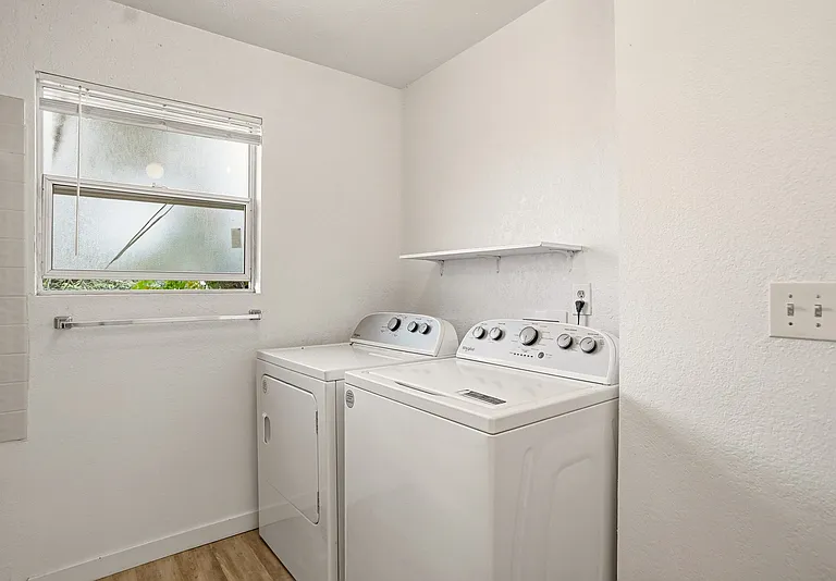 314 E Ermina Ave — Photo 26