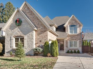 687 S Prospect Ave, Elmhurst, IL 60126