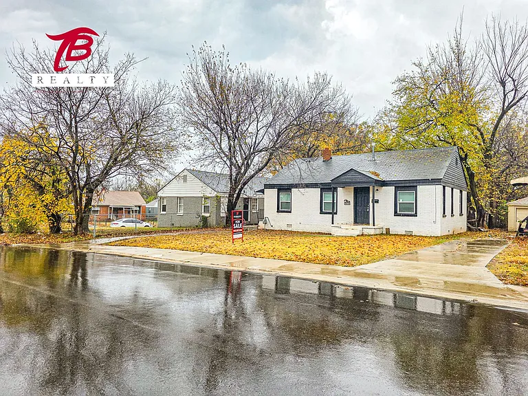 2320 NE 20th St — Photo 38