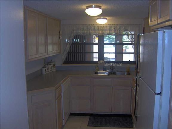 4th image of 412 Howard St