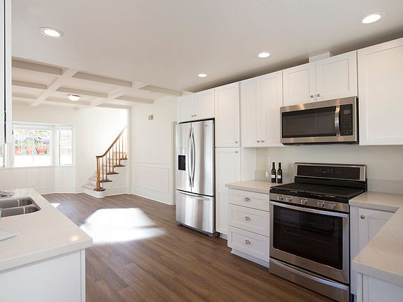 4th image of 1344 Torrey Pines Rd