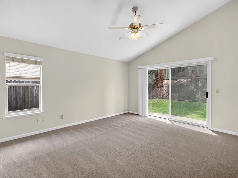 104 Flindell Way — Photo 24