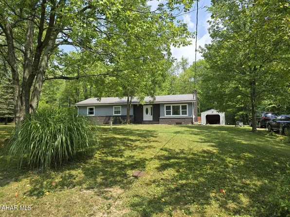 2932 Gwin Rd, Altoona, PA 16601