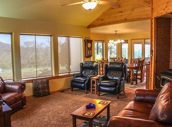 5th image of 130 Caprock Ct