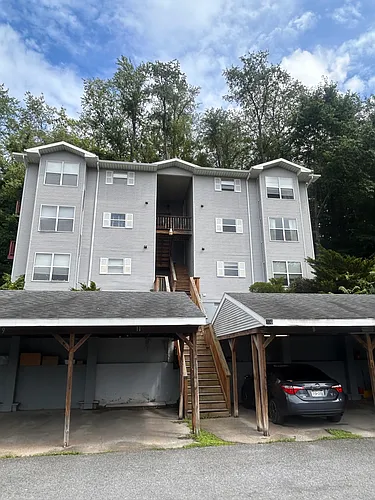 200 Stewart Ln #10 Photo 1