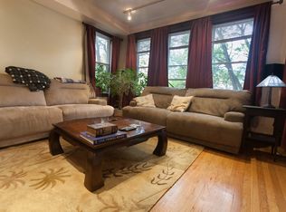 2233 W Superior St APT 1, Chicago, IL 60612