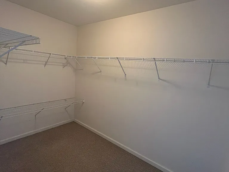 540 Van Dyke Cir — Photo 4