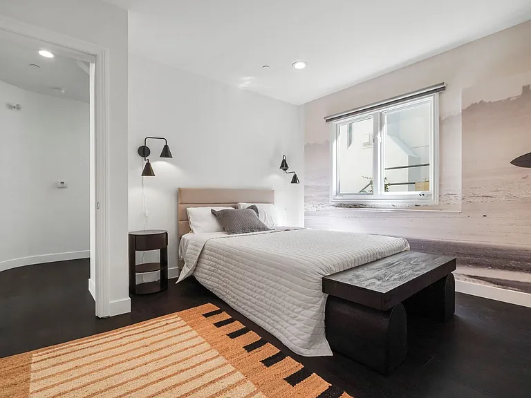 9842 Portola Dr — Photo 36