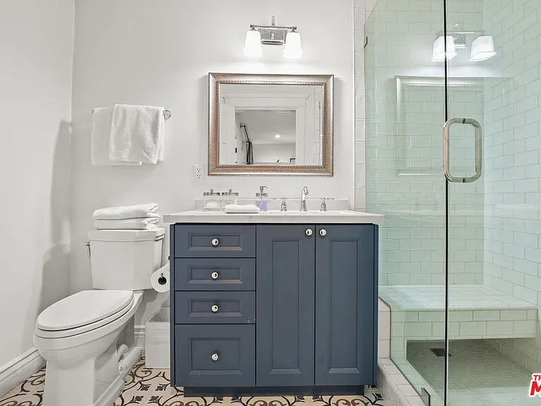 832 Las Lomas Ave — Photo 23