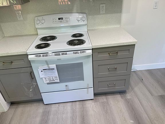 3rd image of 834 Cape Kennedy Dr