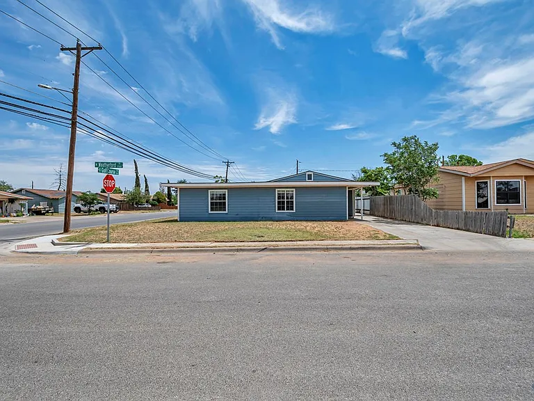 1710 N Weatherford St — Photo 5