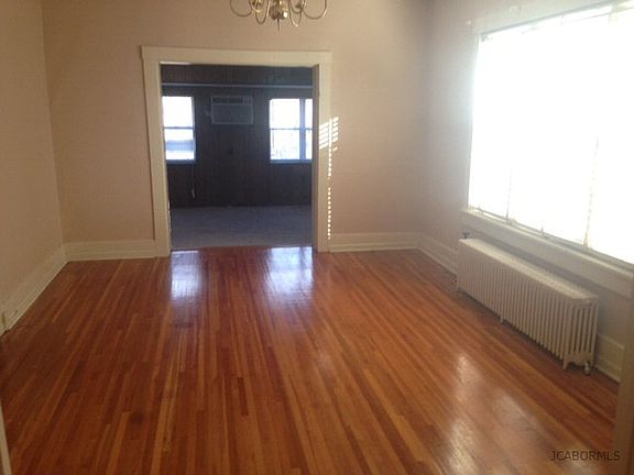 3rd image of 1630 W Main St