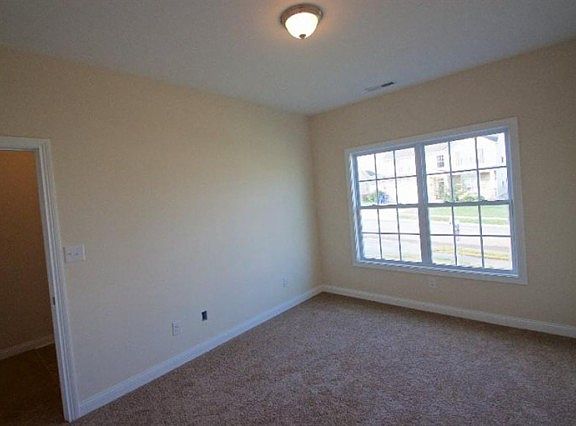 5th image of 909 Dawson Springs Way