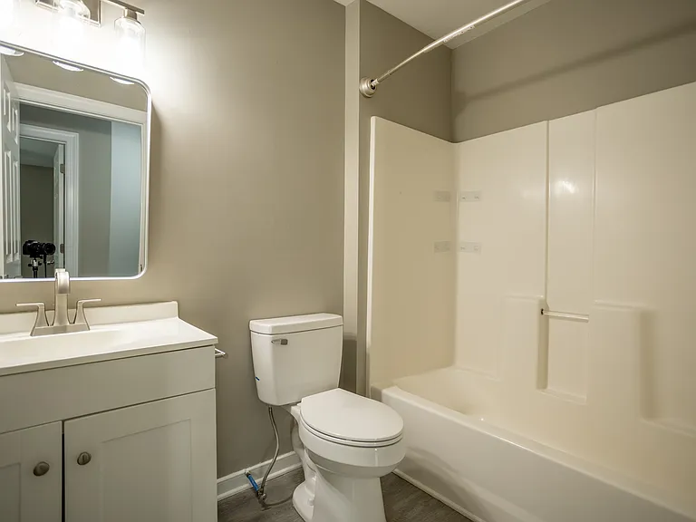 1306 W Clay St — Photo 25