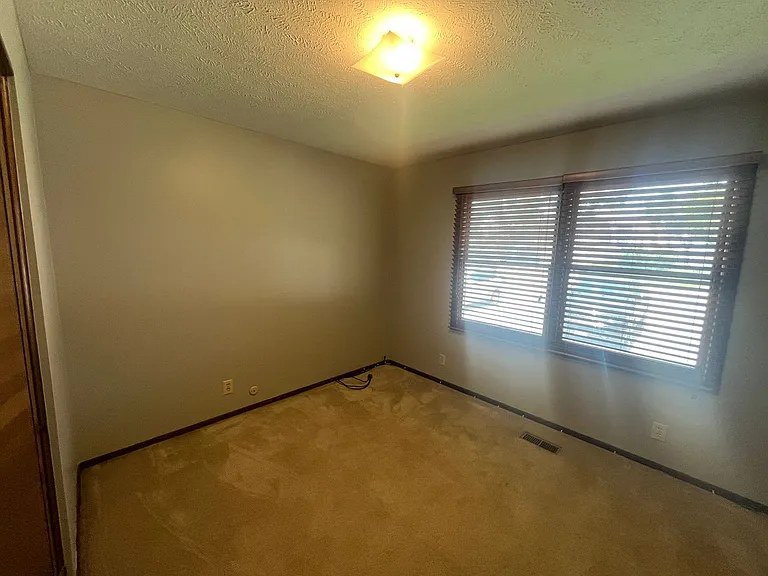 3027 W Capital Ave #33 — Photo 18