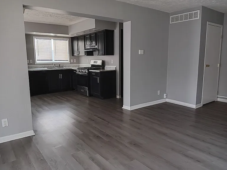 276 Franklin St — Photo 6