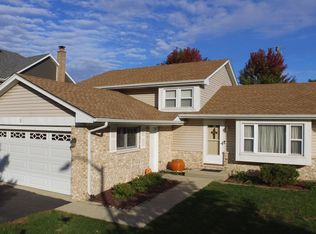 5 Red Bud Ct, Bolingbrook, IL 60490