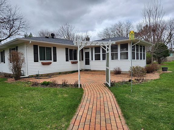 3rd image of 343 S Lexington Dr