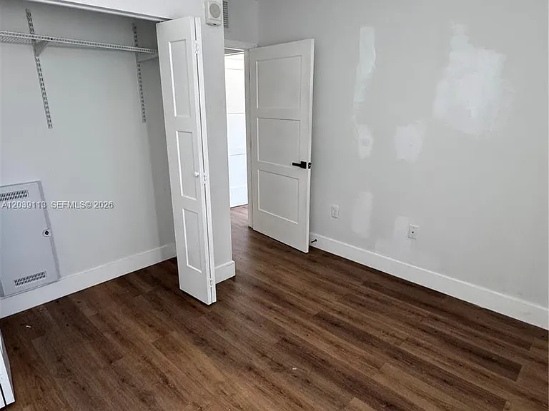 1021 NW 1st St #302 — Photo 5