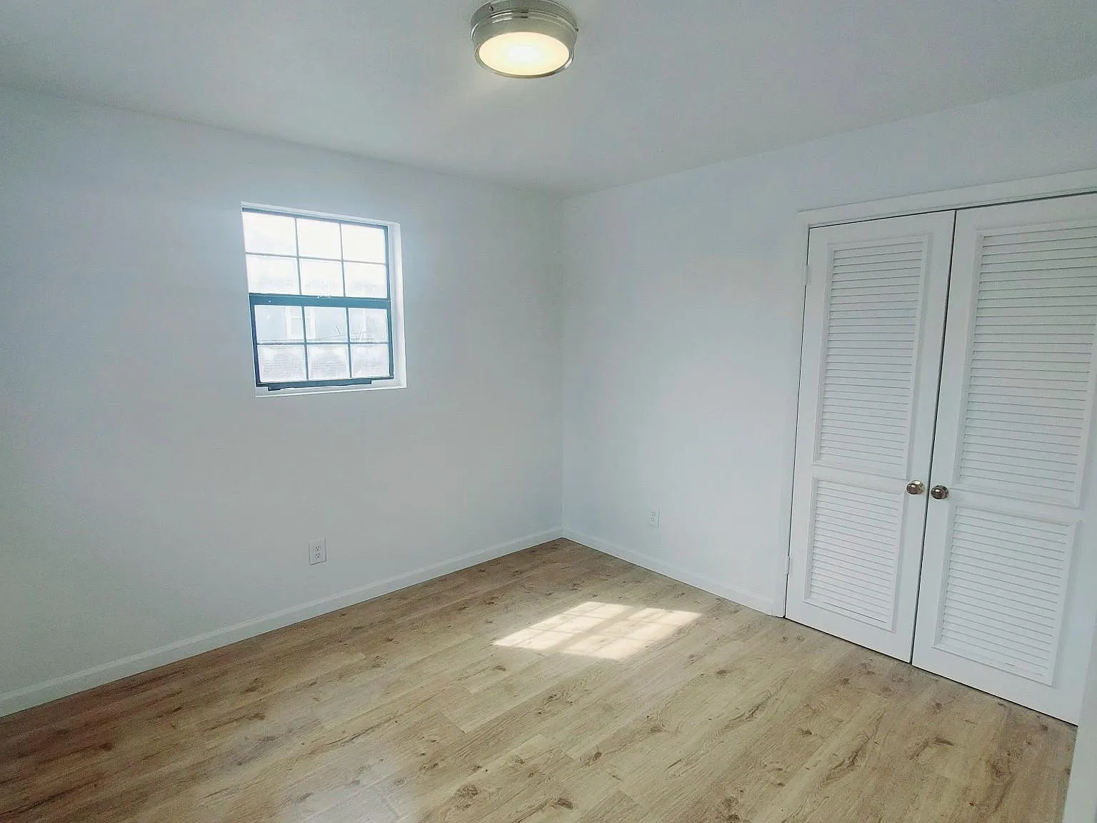 4 bed, 1560 sqft, $2,675 — Photo 3