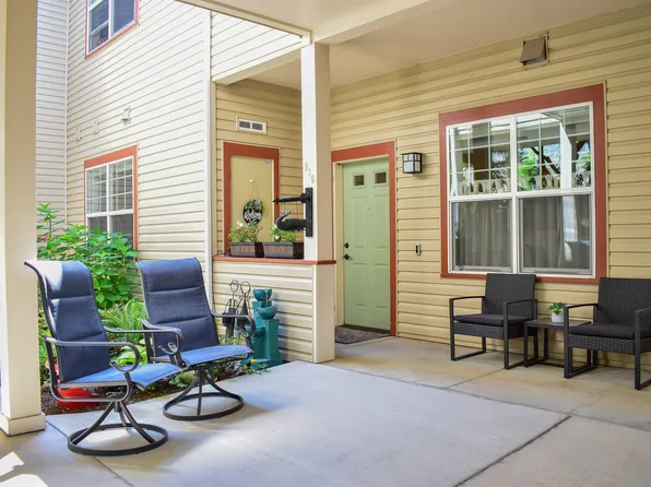 910 Mountain Meadows Cir, Ashland, OR 97520