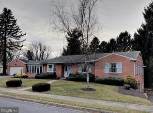 611 Wallace Ave, Chambersburg, PA