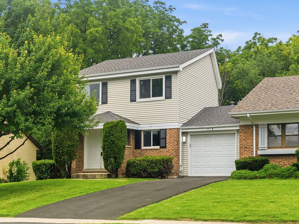 1st image of 23W418 Greenbriar Dr