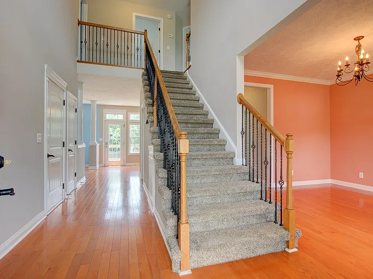 716 Cavalier Dr — Photo 73