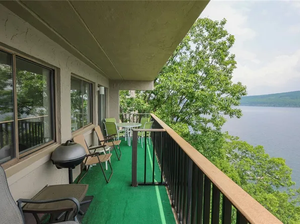 57 Cliffside Dr S, Canandaigua, NY 14424