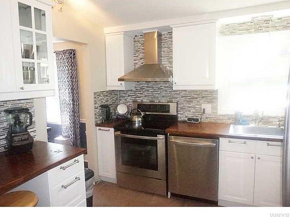 3rd image of 276 Denrose Dr