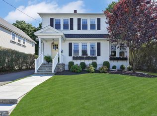 45 Brookfield Ave, Fairfield, CT 06825